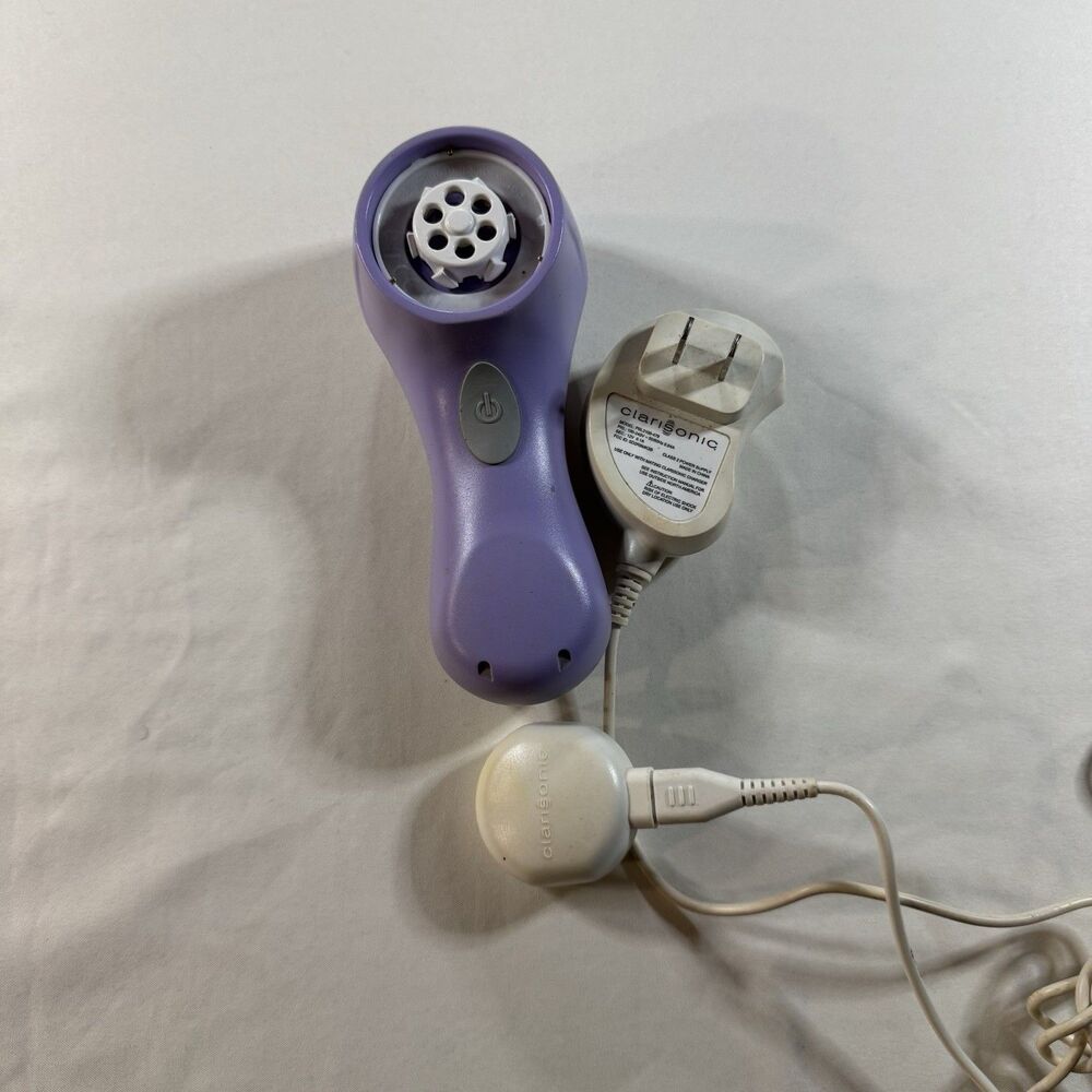Clarisonic Mia Lavender Facial Cleansing Brush Device Charger No Brush Head